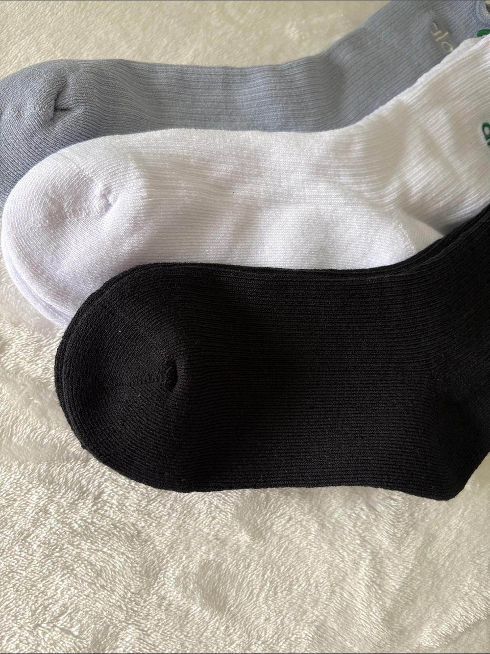 Alo Socks - Picture 7 of 11
